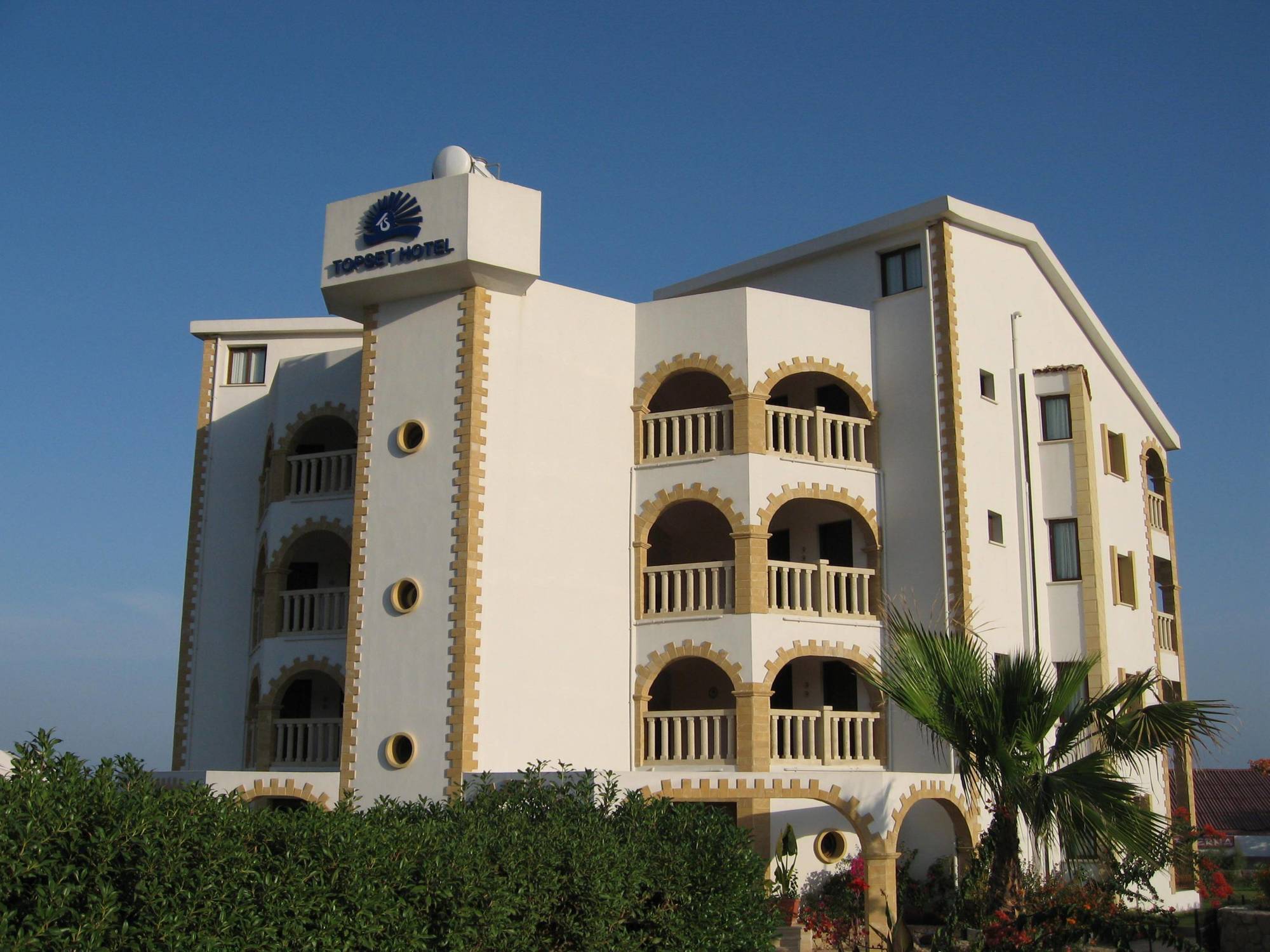 Topset Hotel Agios Georgios  Екстериор снимка